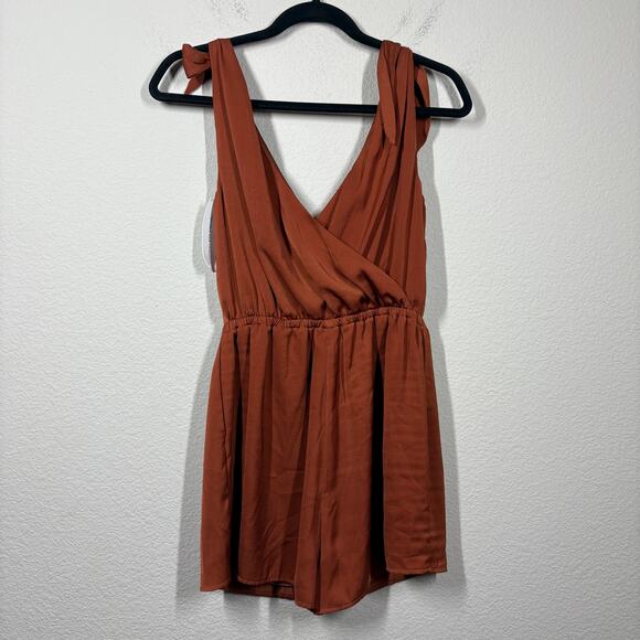 Cupcakes and Cashmere Small Irenna Surplice Romper Burnt Orange Tie Shoulder - Picture 2 of 9